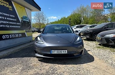 Седан Tesla Model 3 2020 в Ивано-Франковске
