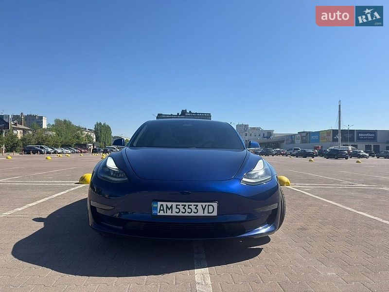 Седан Tesla Model 3 2020 в Житомире