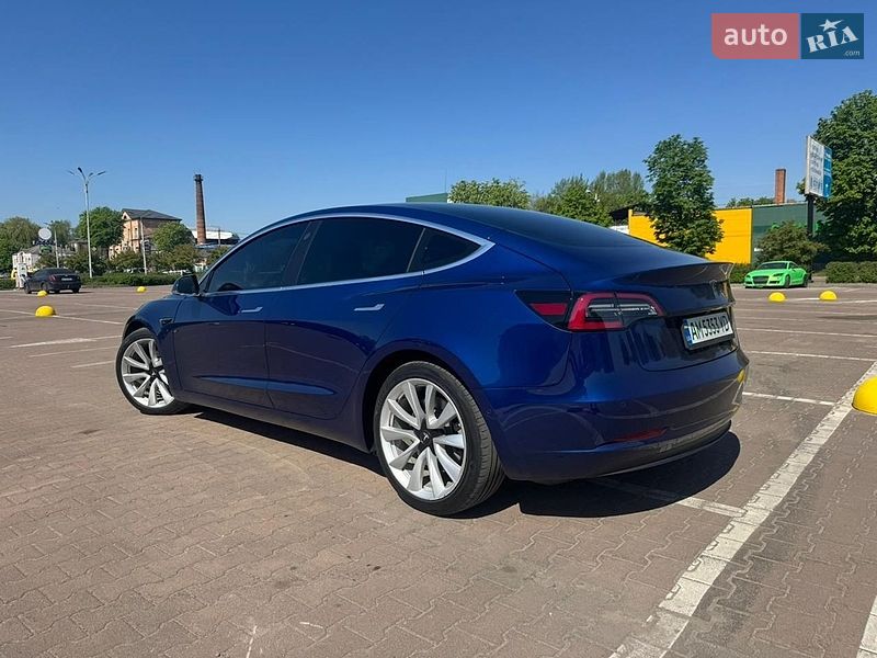 Tesla Model 3 2020