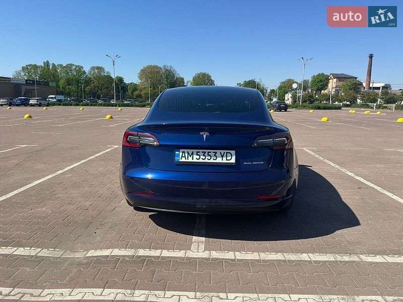 Седан Tesla Model 3 2020 в Житомире