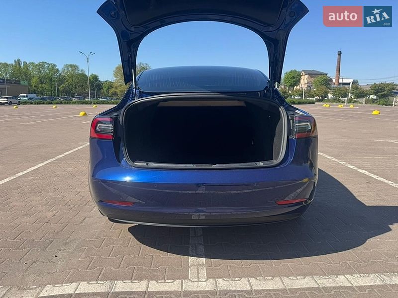 Седан Tesla Model 3 2020 в Житомире