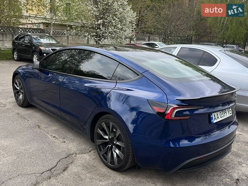 Седан Tesla Model 3 2024 в Киеве