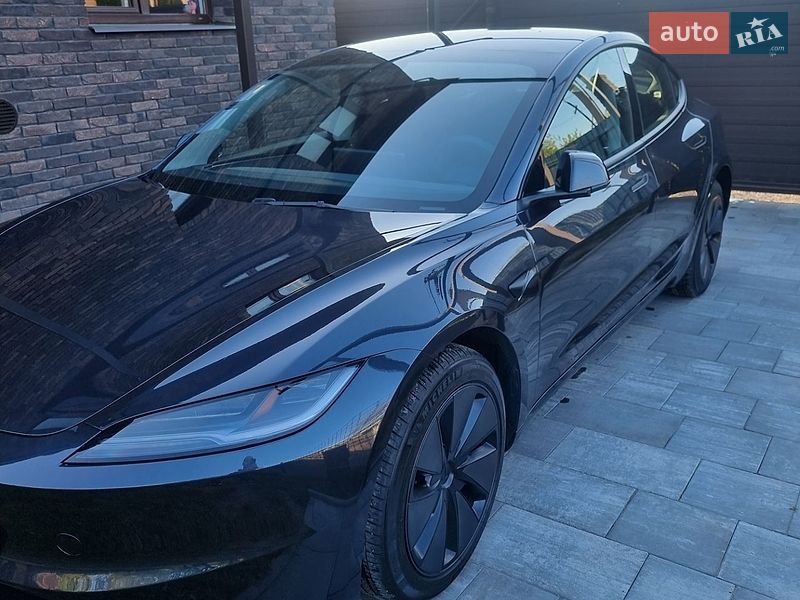 Седан Tesla Model 3 2024 в Дніпрі