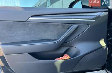 Седан Tesla Model 3 2021 в Львове