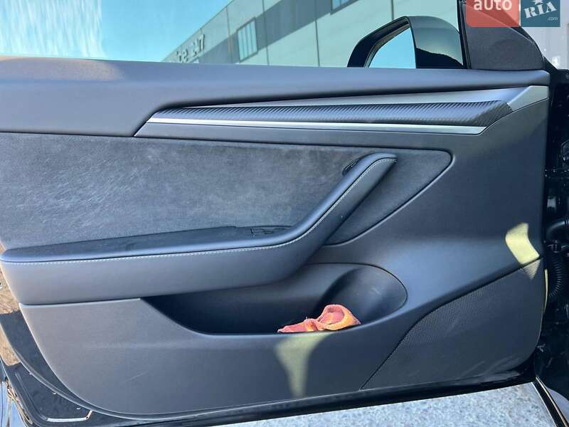 Седан Tesla Model 3 2021 в Львове