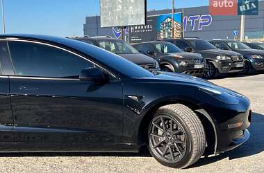 Седан Tesla Model 3 2021 в Львове