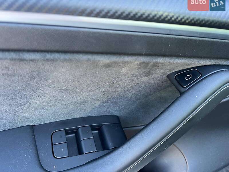 Седан Tesla Model 3 2021 в Львове