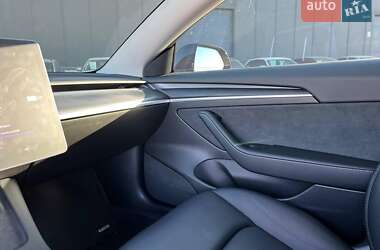 Седан Tesla Model 3 2021 в Львове