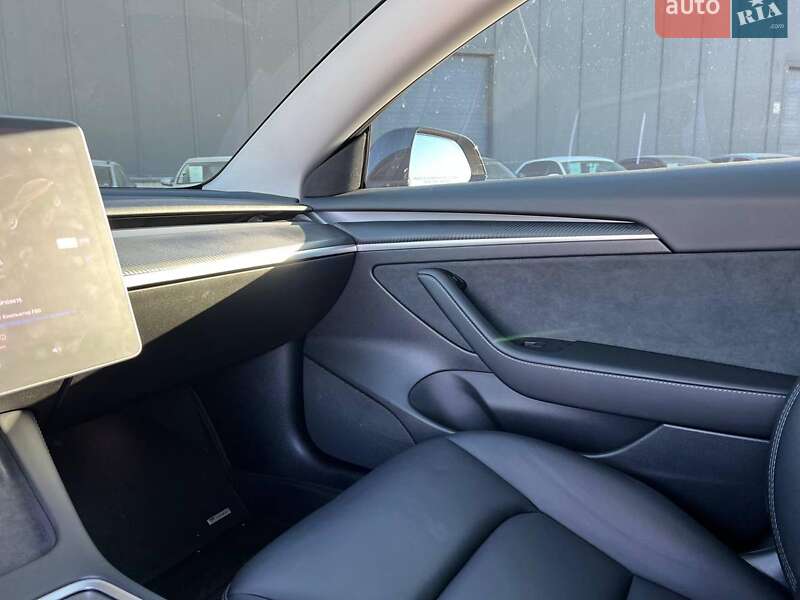 Седан Tesla Model 3 2021 в Львове