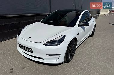 Седан Tesla Model 3 2021 в Киеве