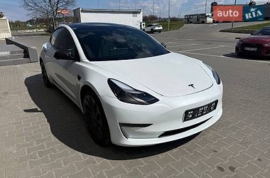 Седан Tesla Model 3 2021 в Киеве