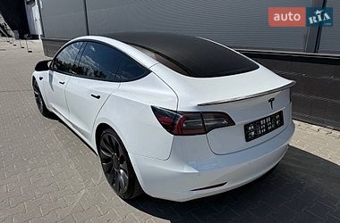 Седан Tesla Model 3 2021 в Киеве