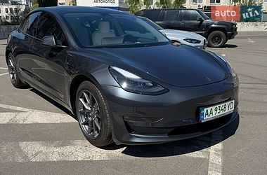 Седан Tesla Model 3 2021 в Киеве