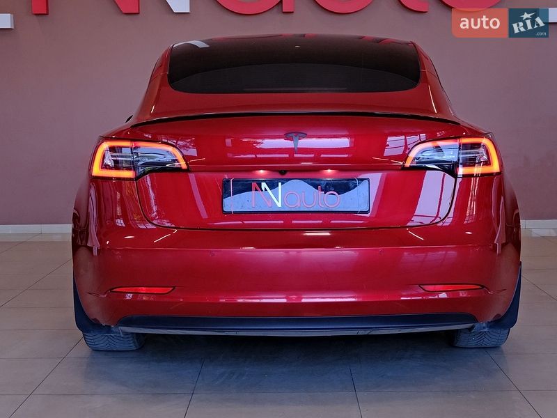 Седан Tesla Model 3 2021 в Одесі