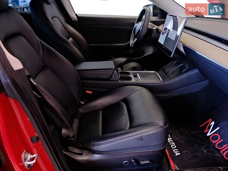 Седан Tesla Model 3 2021 в Одесі