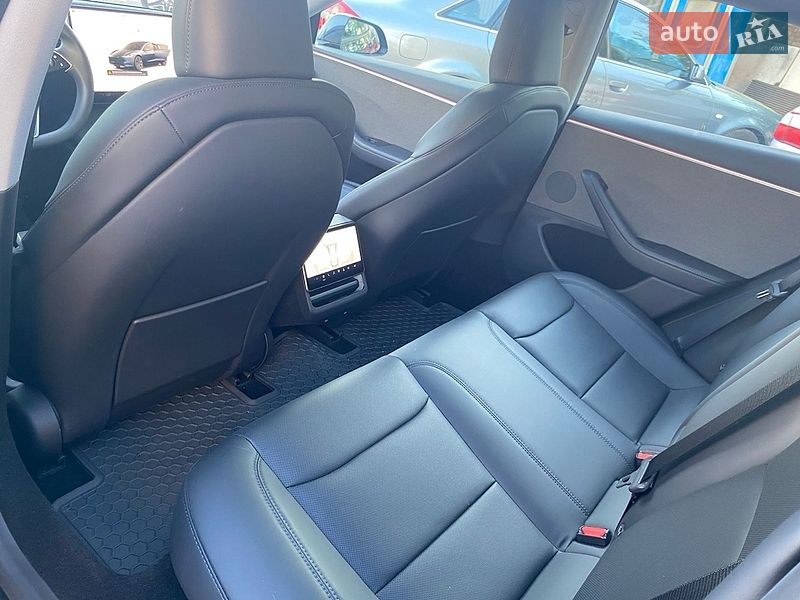 Седан Tesla Model 3 2024 в Киеве