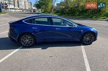 Седан Tesla Model 3 2019 в Черкассах