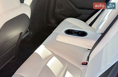Седан Tesla Model 3 2023 в Львове