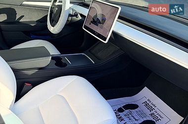 Седан Tesla Model 3 2023 в Львове