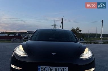 Седан Tesla Model 3 2019 в Львові