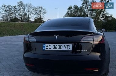 Седан Tesla Model 3 2019 в Львові