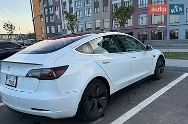 Седан Tesla Model 3 2018 в Ровно
