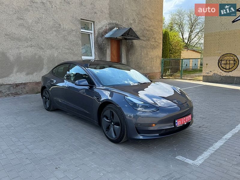 Седан Tesla Model 3 2021 в Луцке