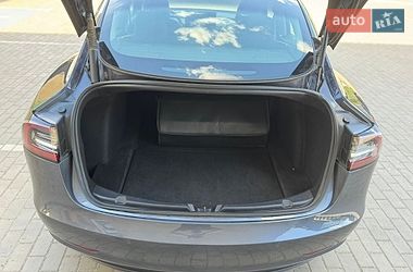Седан Tesla Model 3 2021 в Луцке