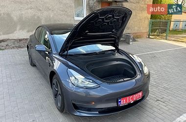 Седан Tesla Model 3 2021 в Луцке