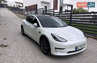Седан Tesla Model 3 2023 в Львові