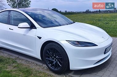 Седан Tesla Model 3 2024 в Стрые