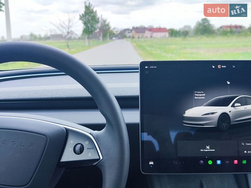 Седан Tesla Model 3 2024 в Стрые