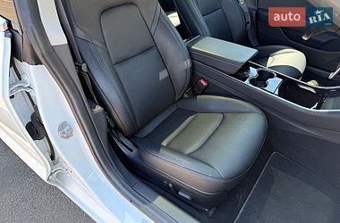 Седан Tesla Model 3 2018 в Києві