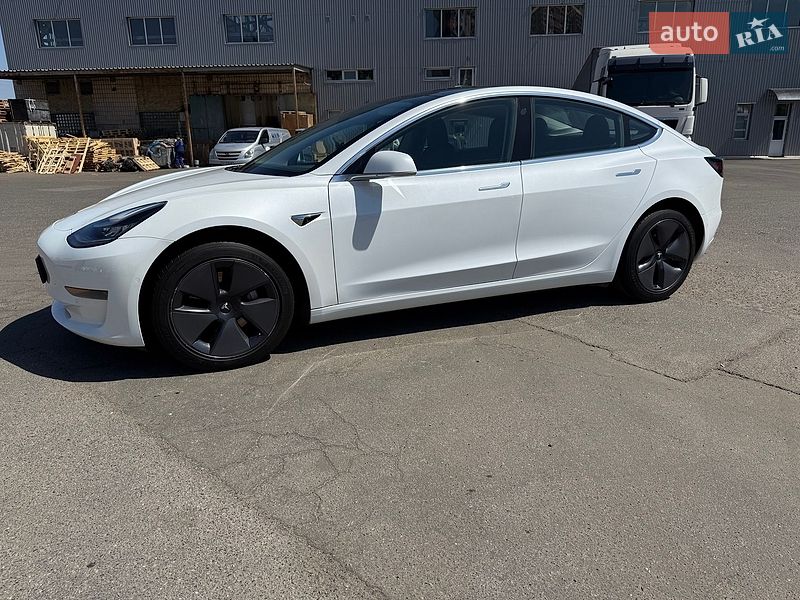 Седан Tesla Model 3 2018 в Києві