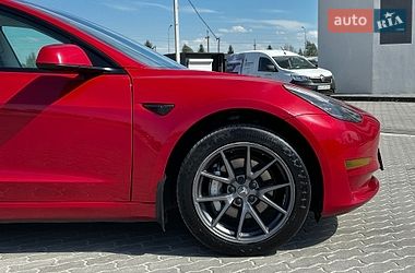 Седан Tesla Model 3 2020 в Львові