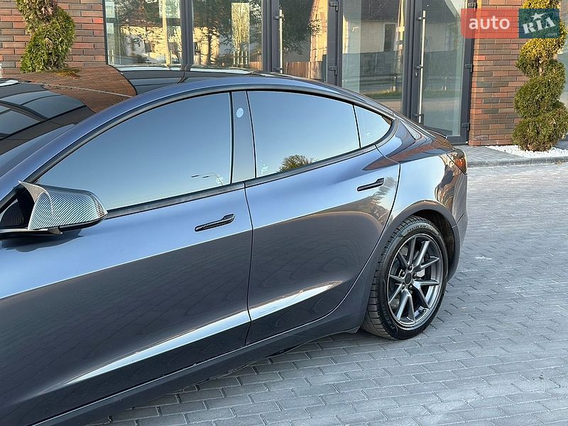 Седан Tesla Model 3 2021 в Вінниці