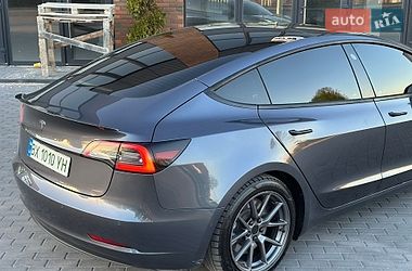 Седан Tesla Model 3 2021 в Вінниці