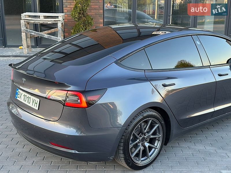 Седан Tesla Model 3 2021 в Вінниці