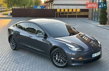 Седан Tesla Model 3 2021 в Вінниці