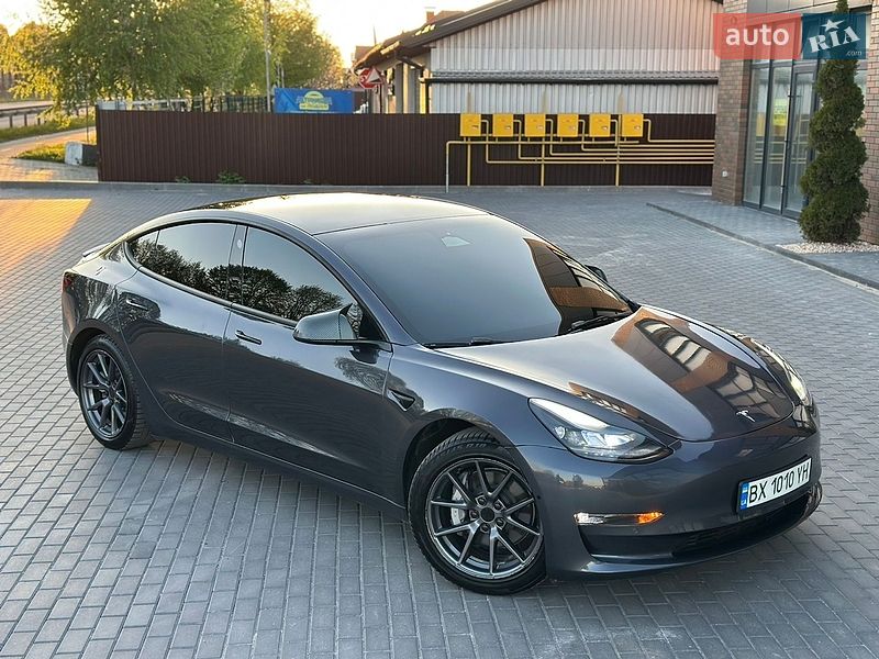 Седан Tesla Model 3 2021 в Вінниці