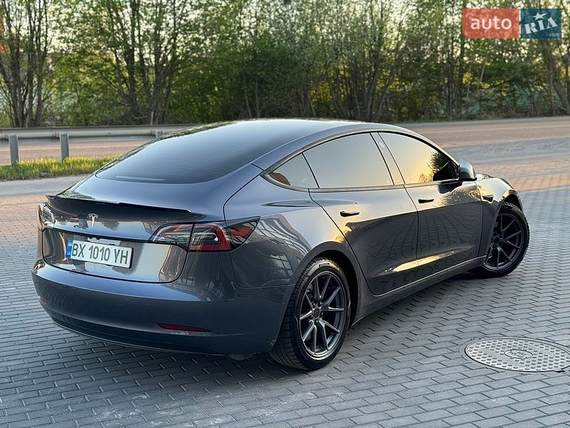 Седан Tesla Model 3 2021 в Вінниці