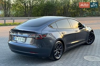 Седан Tesla Model 3 2021 в Вінниці