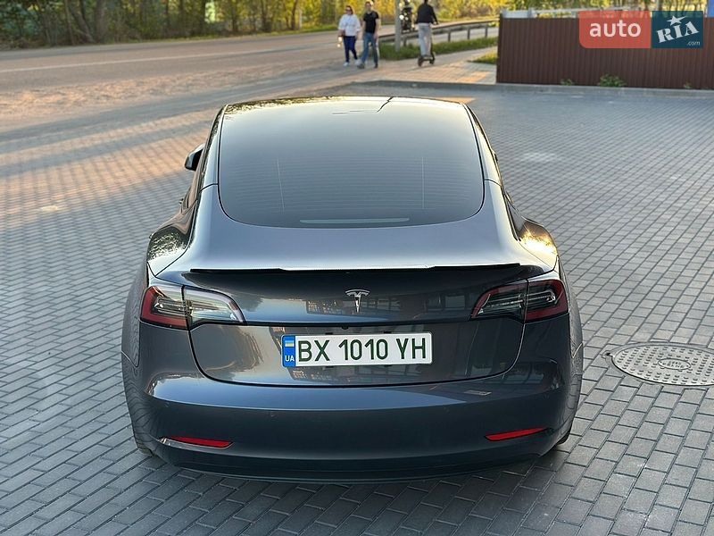 Седан Tesla Model 3 2021 в Вінниці