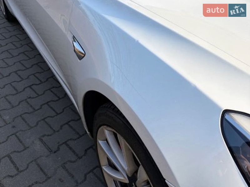 Седан Tesla Model 3 2019 в Львове