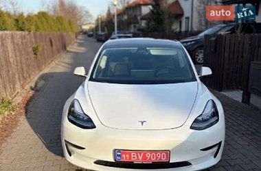 Седан Tesla Model 3 2019 в Львове