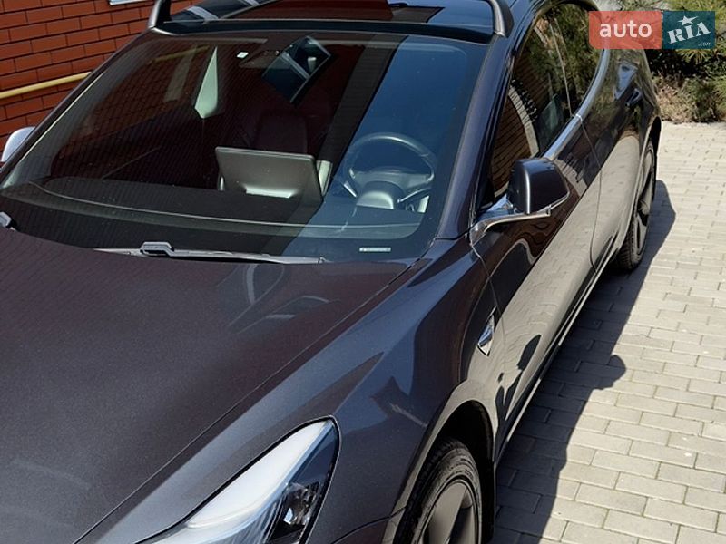 Седан Tesla Model 3 2019 в Вінниці