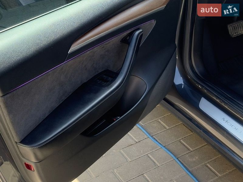 Седан Tesla Model 3 2019 в Вінниці