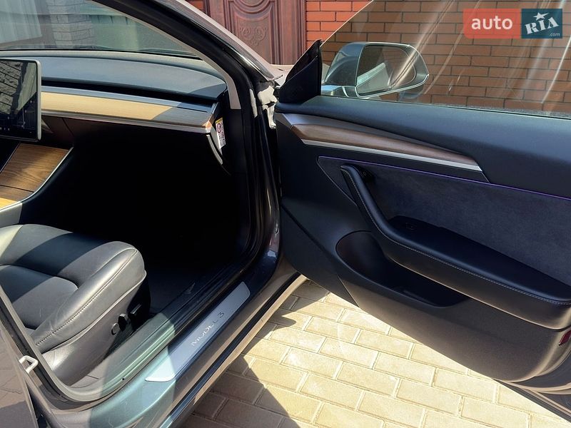 Седан Tesla Model 3 2019 в Вінниці