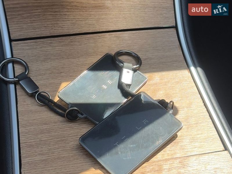 Седан Tesla Model 3 2019 в Вінниці