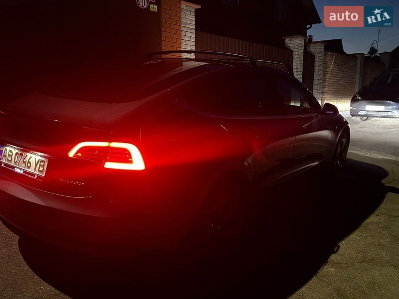 Седан Tesla Model 3 2019 в Вінниці